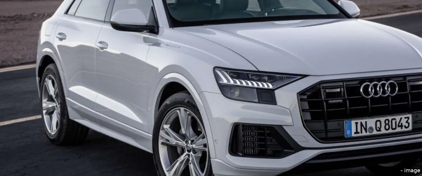 audi q8 suv top