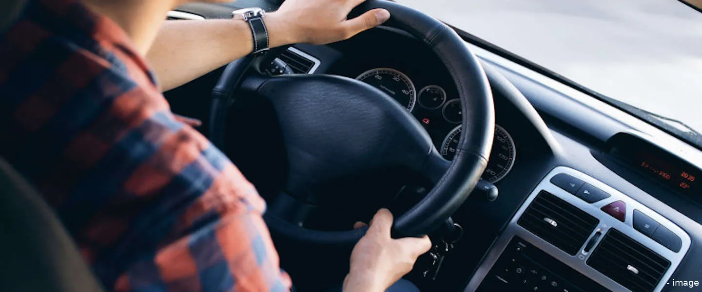 auto parkeren mevrouw