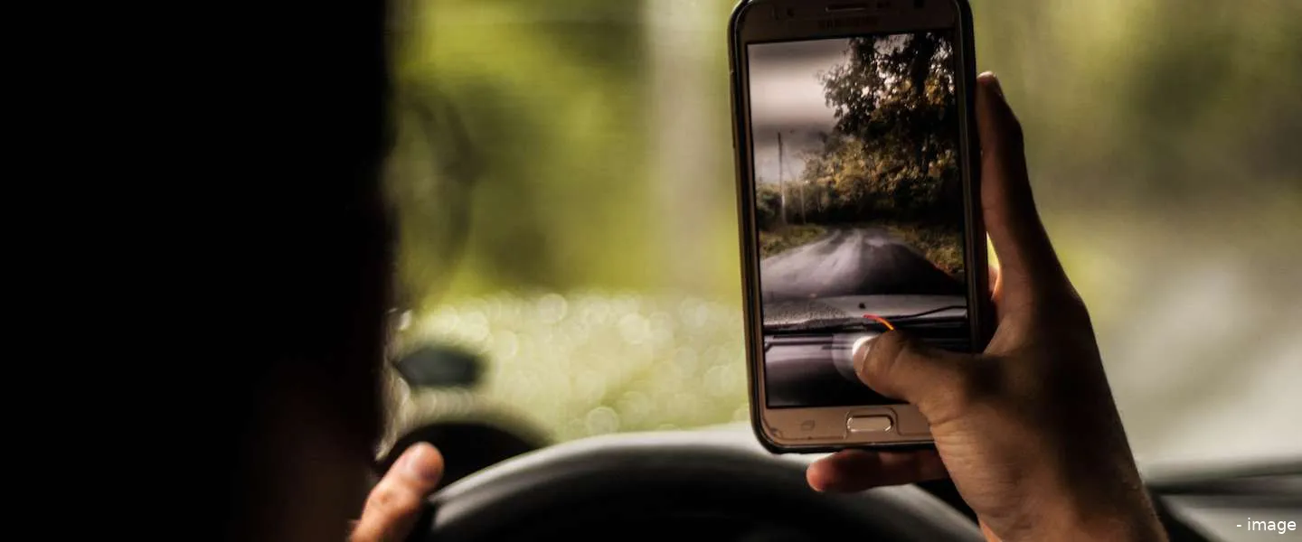 bellen appen achter stuur boete