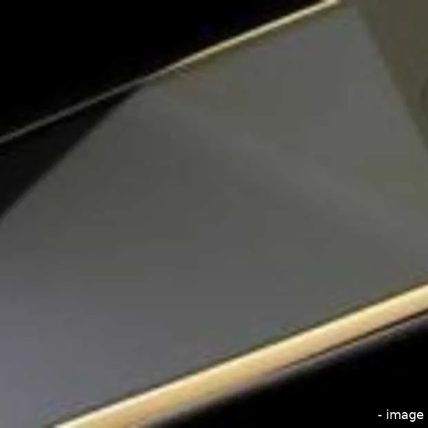 bijenkorf verkoopt gouden iphone