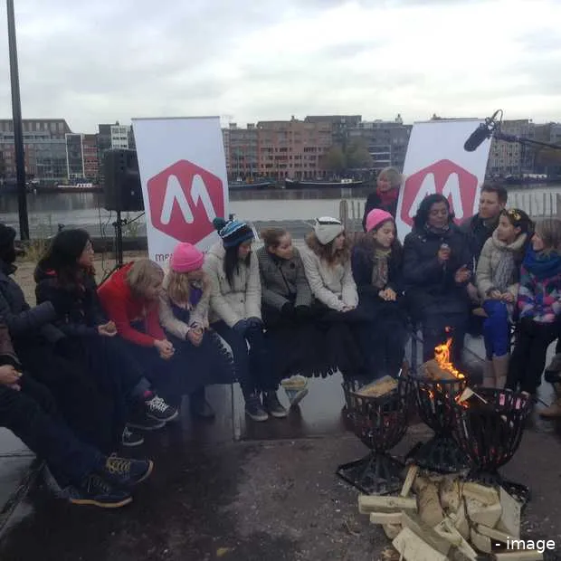 de week van de mediawijsheid opent met v