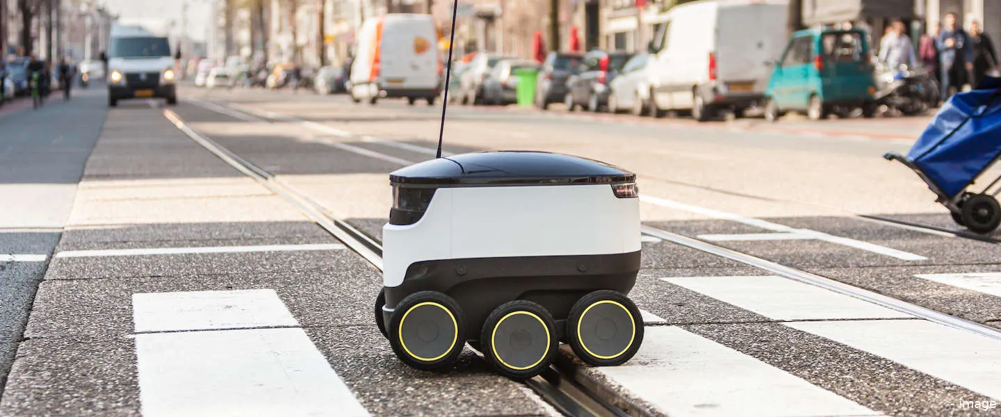 domimos pizza bezorgrobot straat