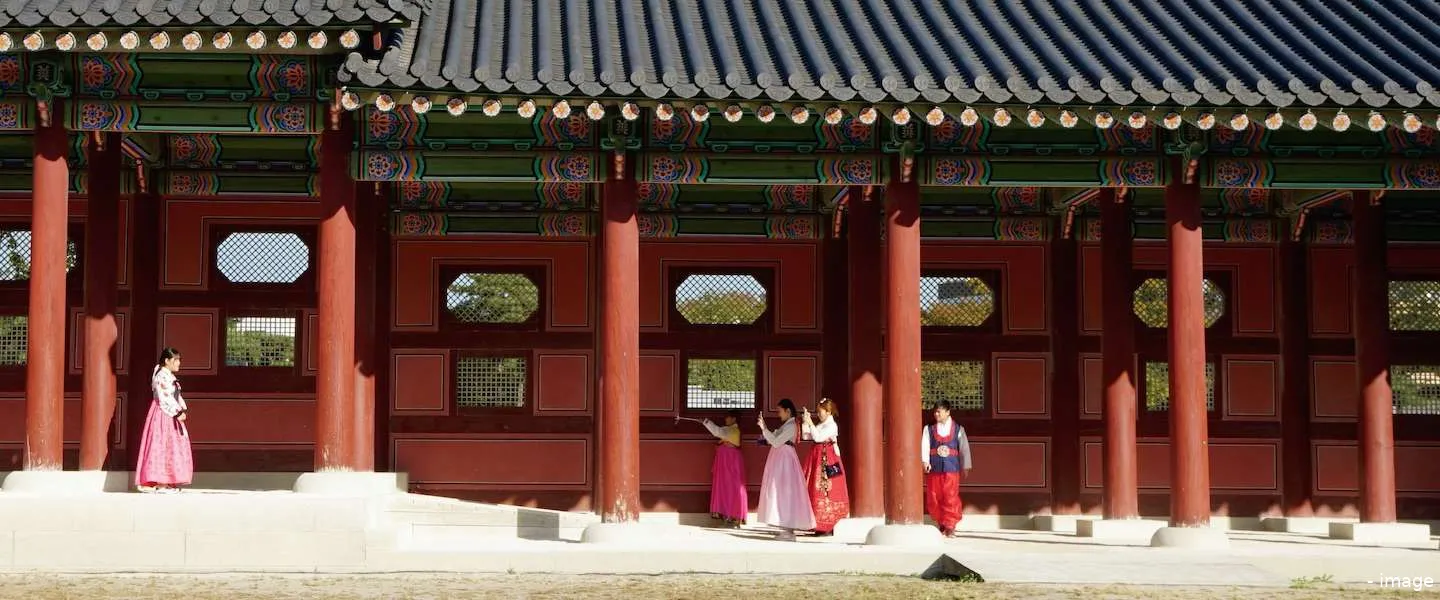 everypixel aesthetics tool