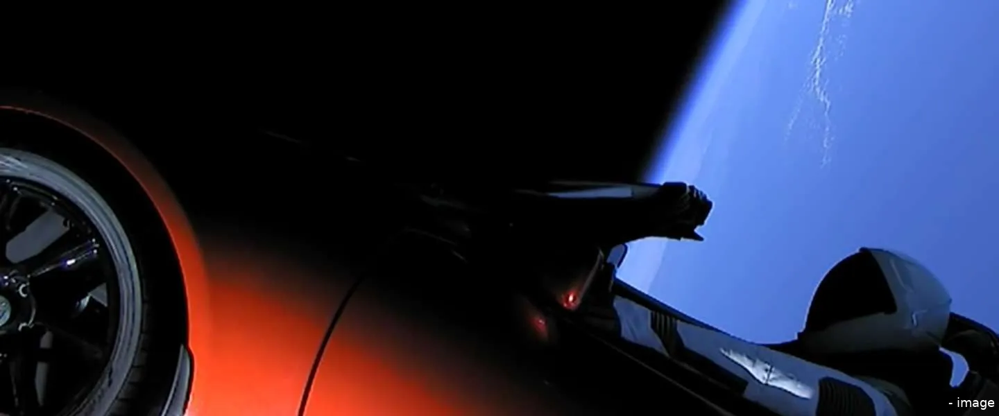 falcon heavy lancering tesla 1