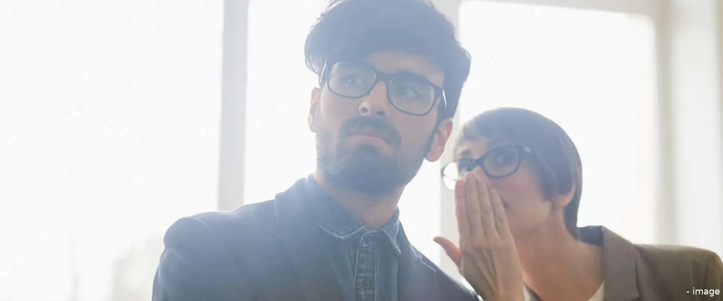 geruchtenmolen foto pressmaster