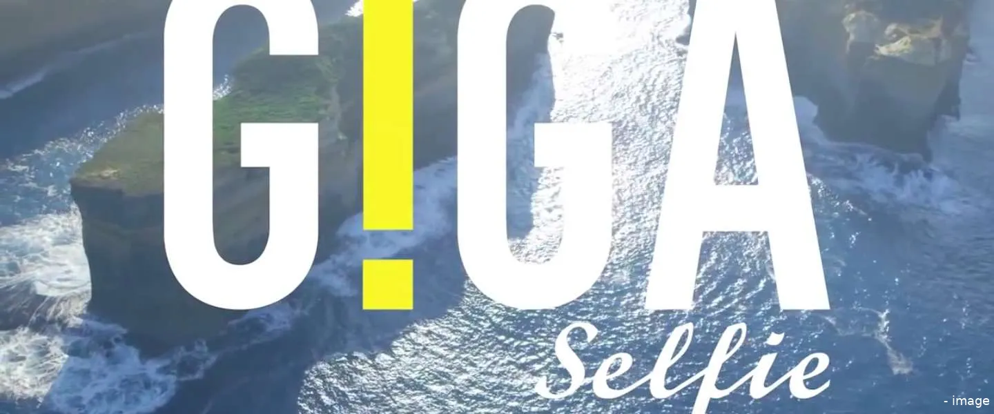 giga selfie