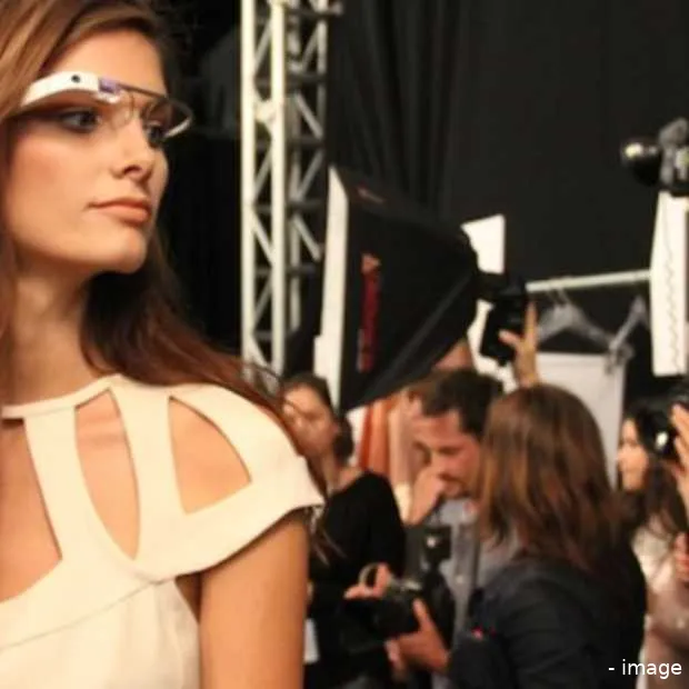 google toont eerste fashion lens voor gl