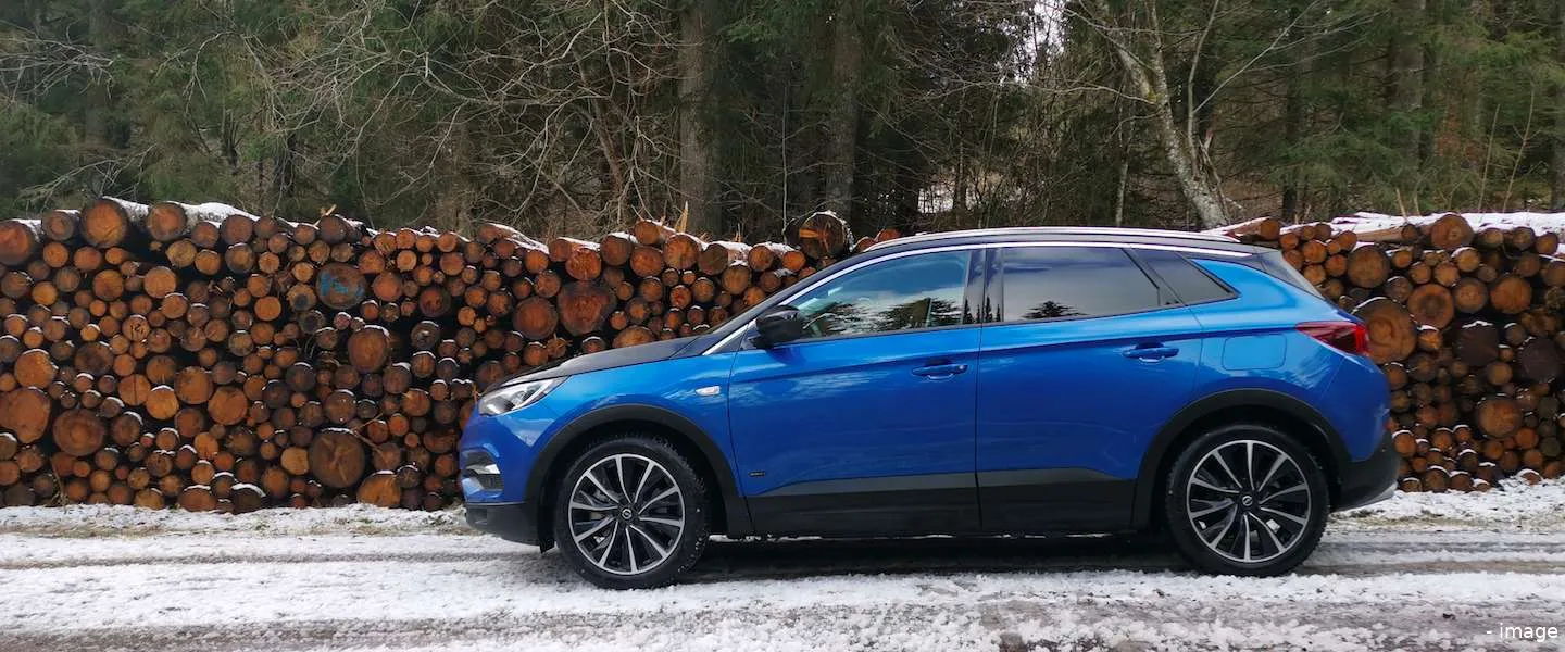 header opel grandland x hybrid4