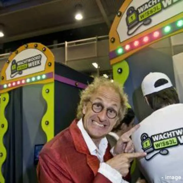 helft nederlanders slordig met online wa