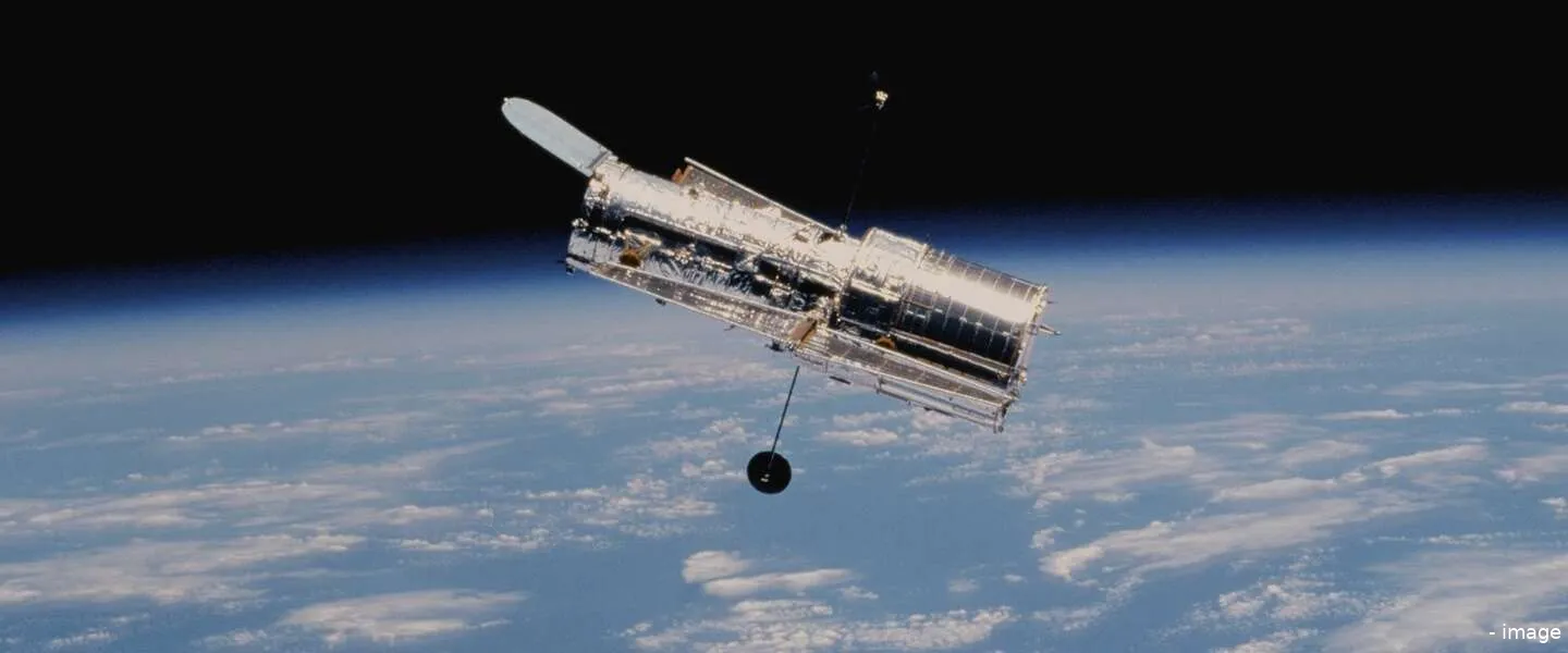 hubble header 1
