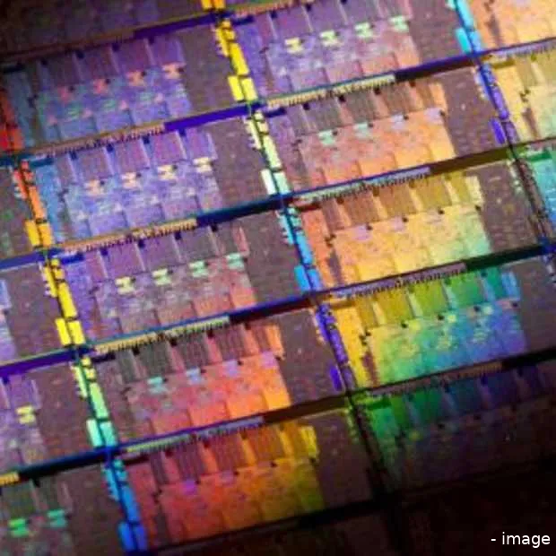 intel introduceert nieuwe chip atom proc