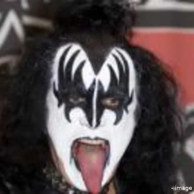 interview gene simmons guitar hero is de