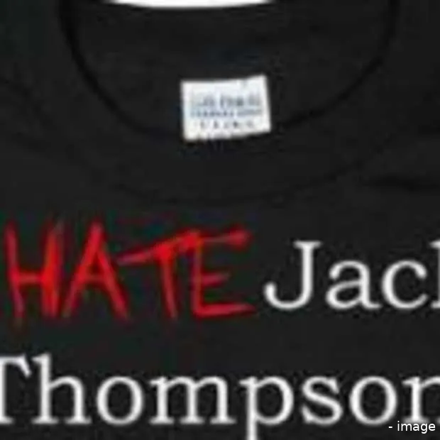 jack thompson richt zich nu op facebook