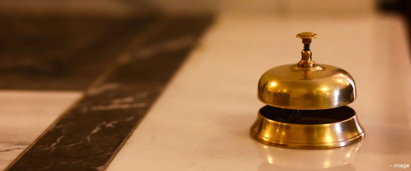 kamer hotel open met smartphone