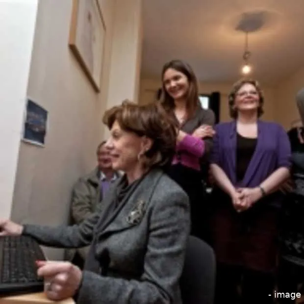 kroes moet europarlement informeren over