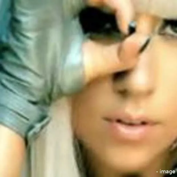 lady gaga eerste artiest met 1 miljard o