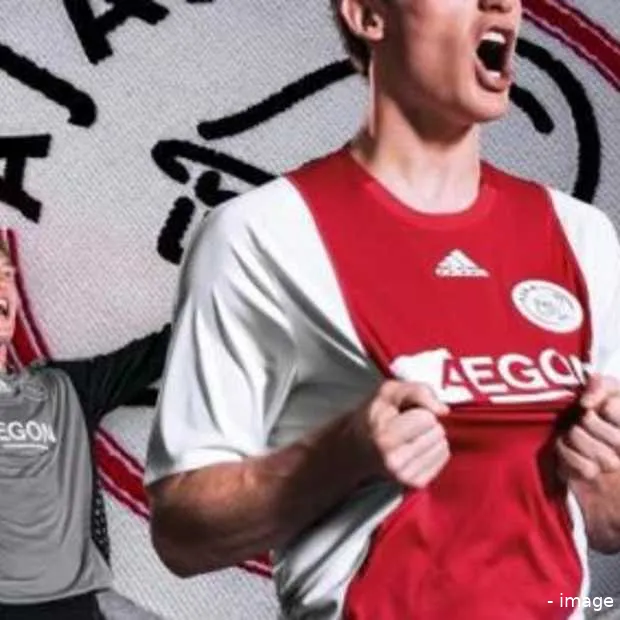 live online presentatie nieuwe ajax shir