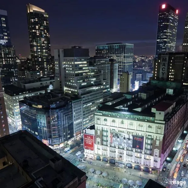 mindrelic manhattan in motion