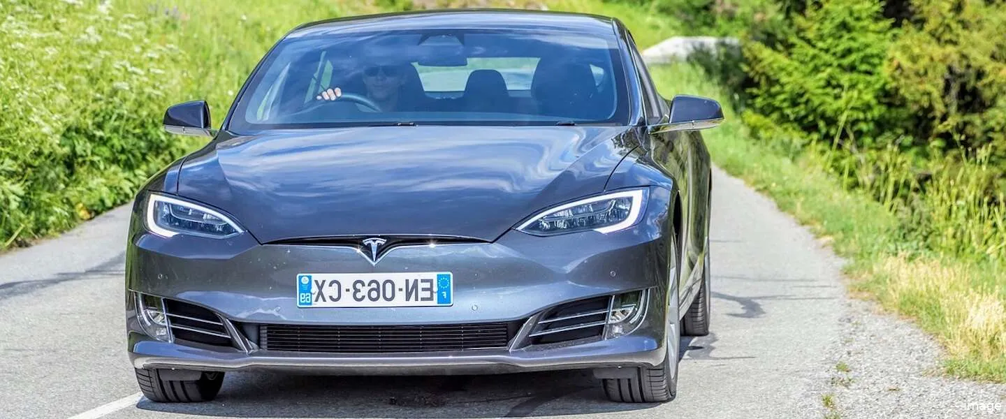 model s rechts header