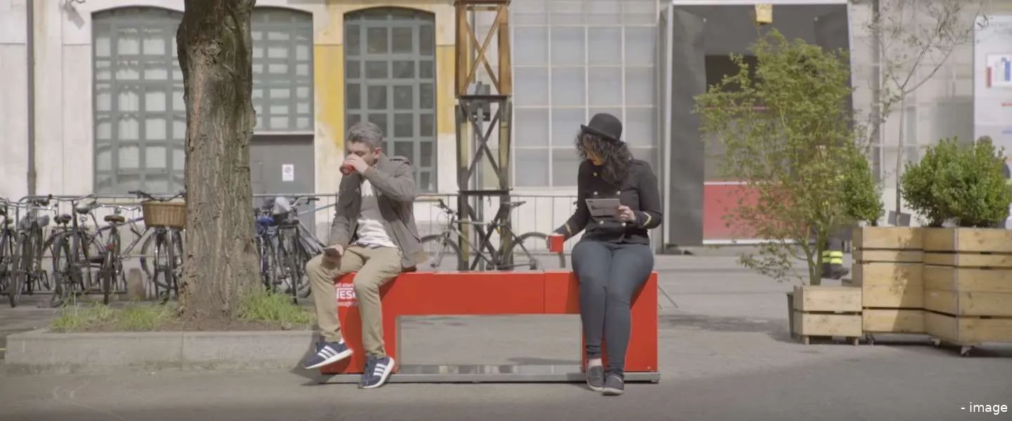 nescafe bankje