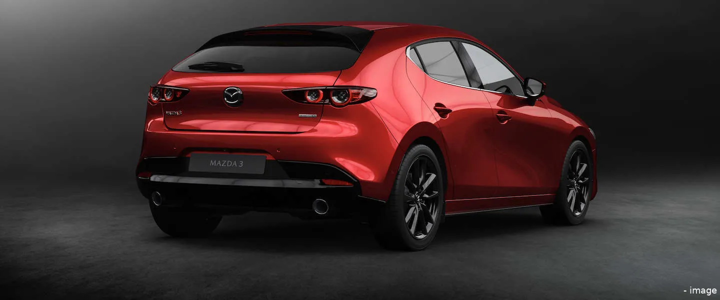 nieuwe mazda 3 rood
