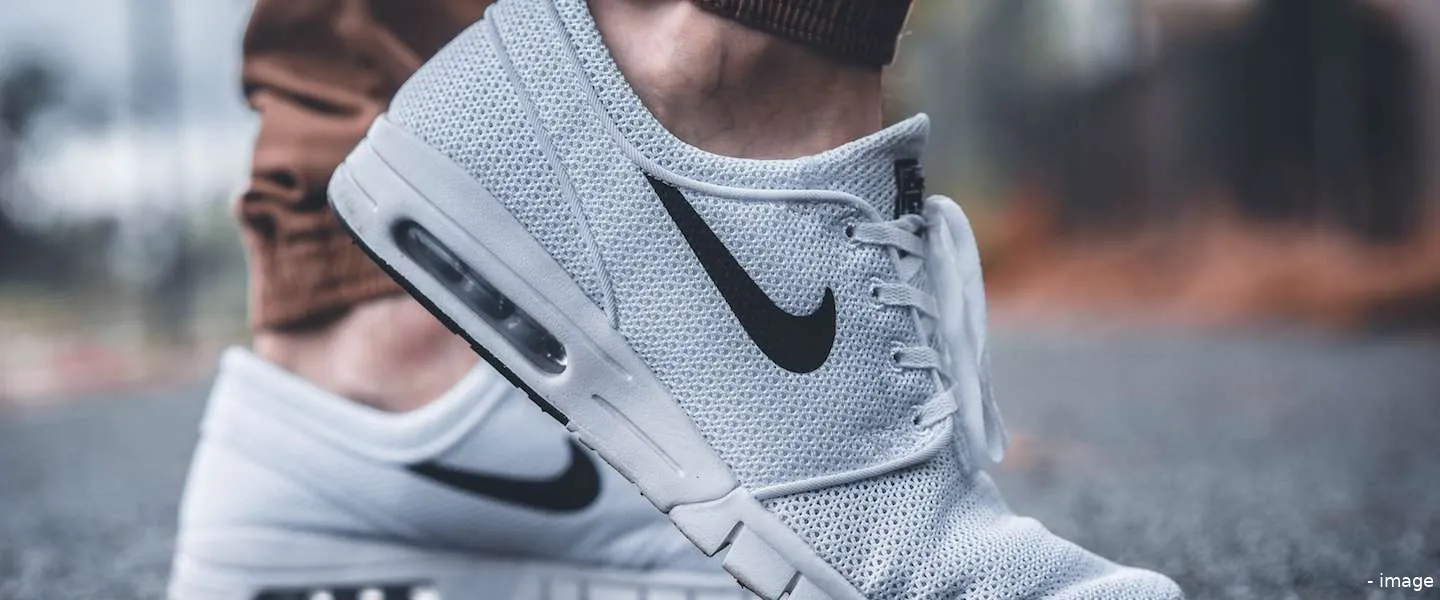 nike celect overname