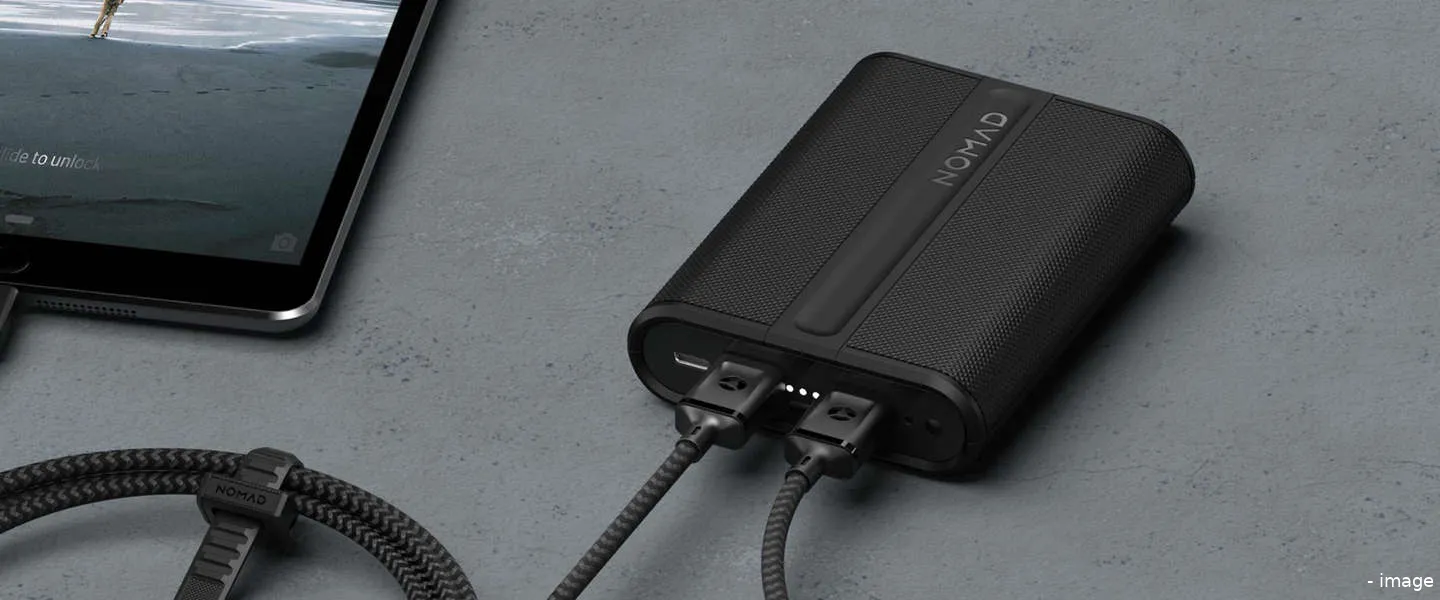 nomad powerbank tile