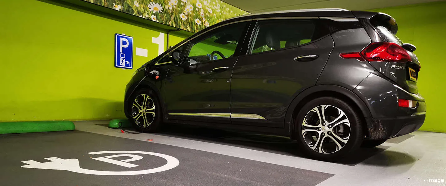 opel ampera e snellader garage