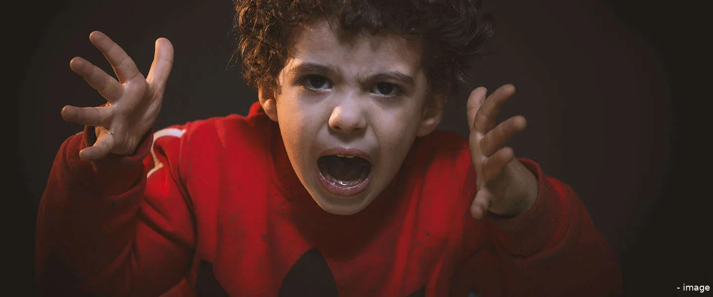 ouders delen foto kind