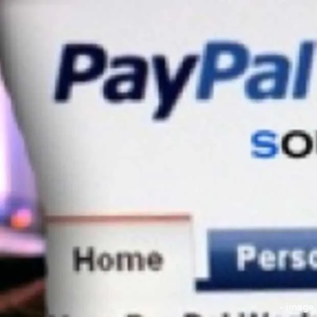 paypal opent aanval op anonymous en stap