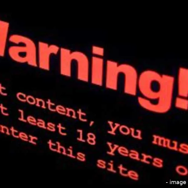 pedofiel trapt in chantagetruc