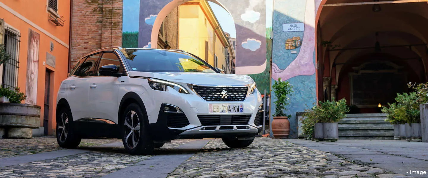 peugeot 3008 car of the year 2017