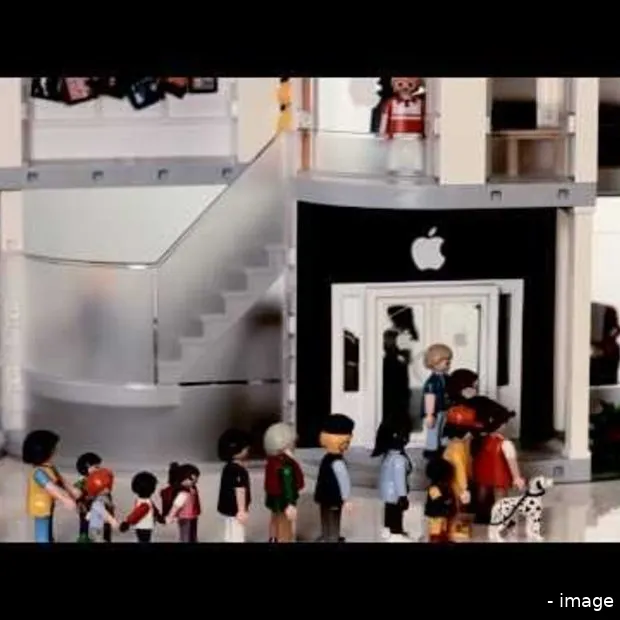 playmobil apple store play set from thin