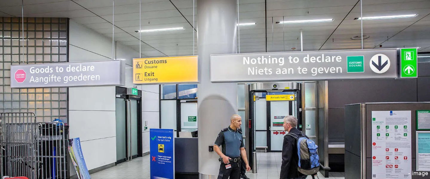 schiphol douane