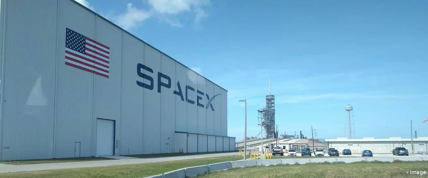 spacex header 1