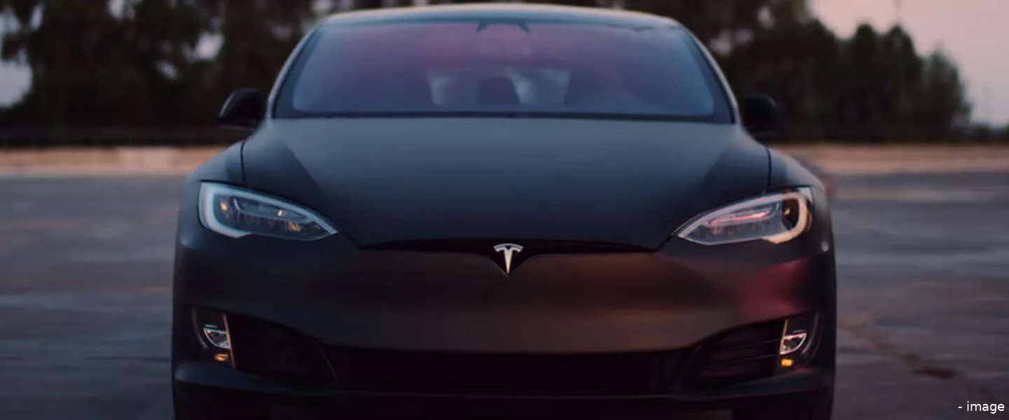 tesla mobile connector