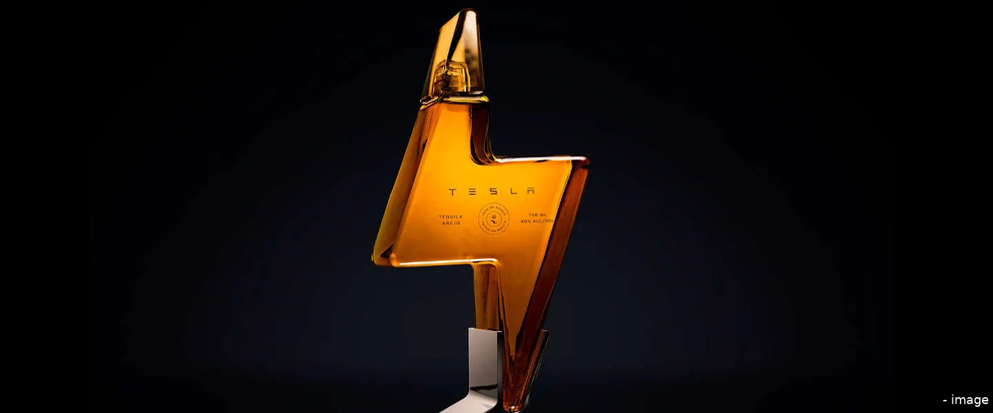 tesla tequila zwarte achtergrond
