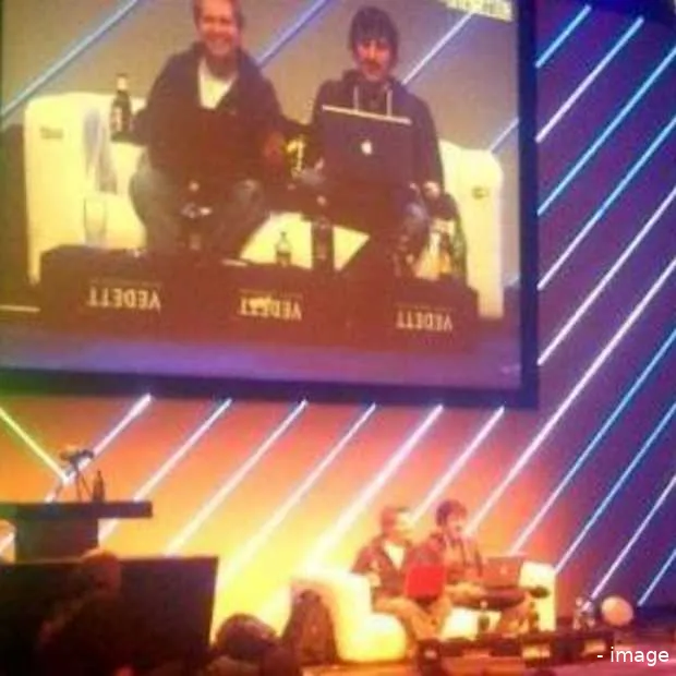 the next web diggnation live