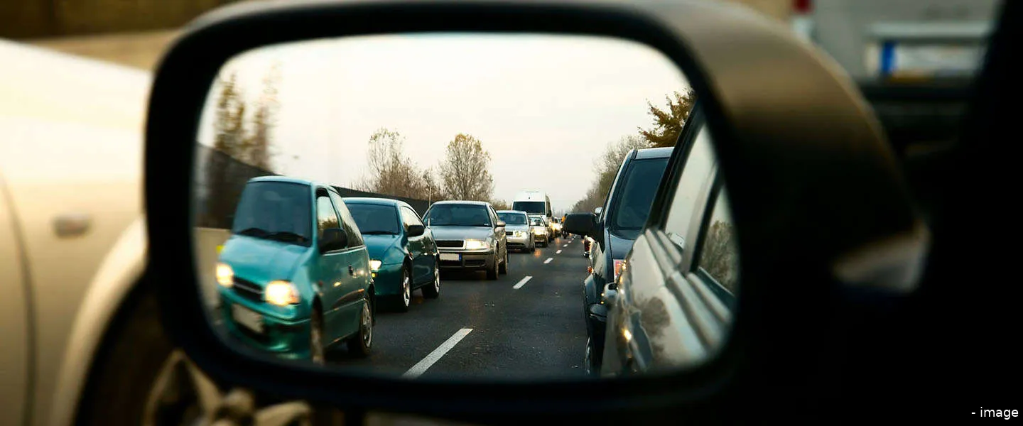 traffic in mirror