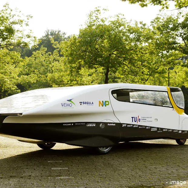 tu e onthult eerste gezinsauto op zonne