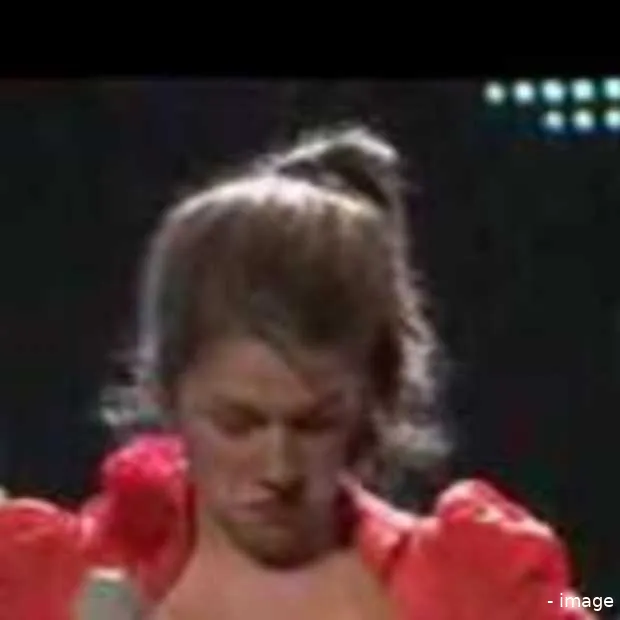 viral jurk belgische deelneemster songfe