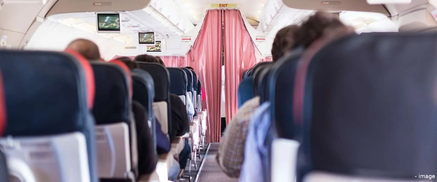 vliegtuigstoelen steeds krapper