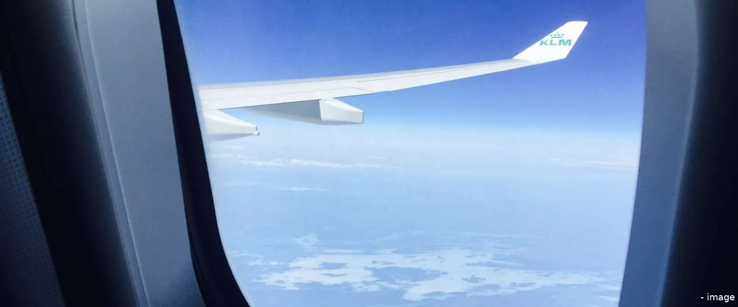 waarom ramen stoelen vliegtuig niet gelijk