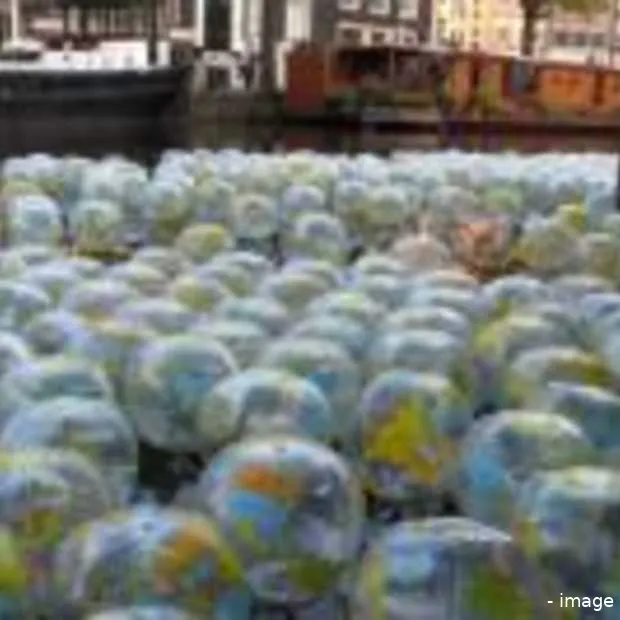 wereldbollen in de prinsengracht