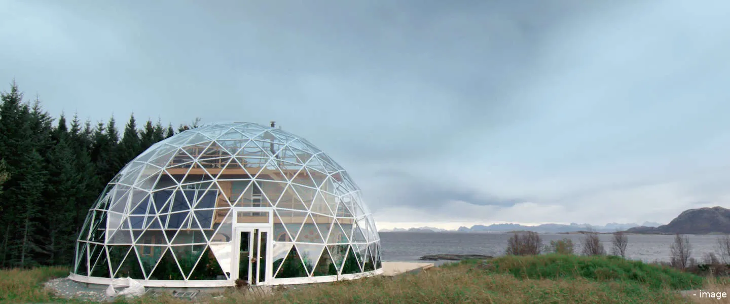 wonen poolcirkel dome