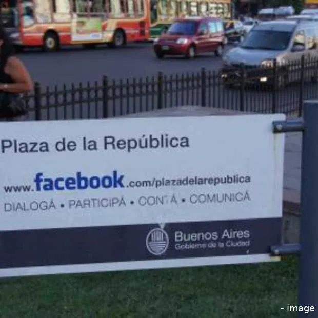 zit je op internet of zit je op facebook