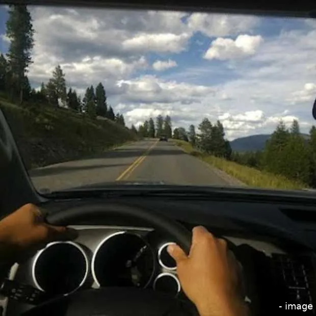 zo ziet google glass er letterlijk uit