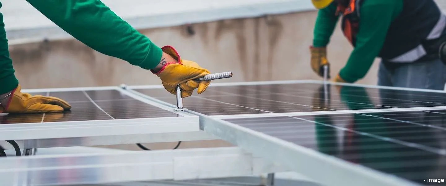 zonnepanelen installatie header