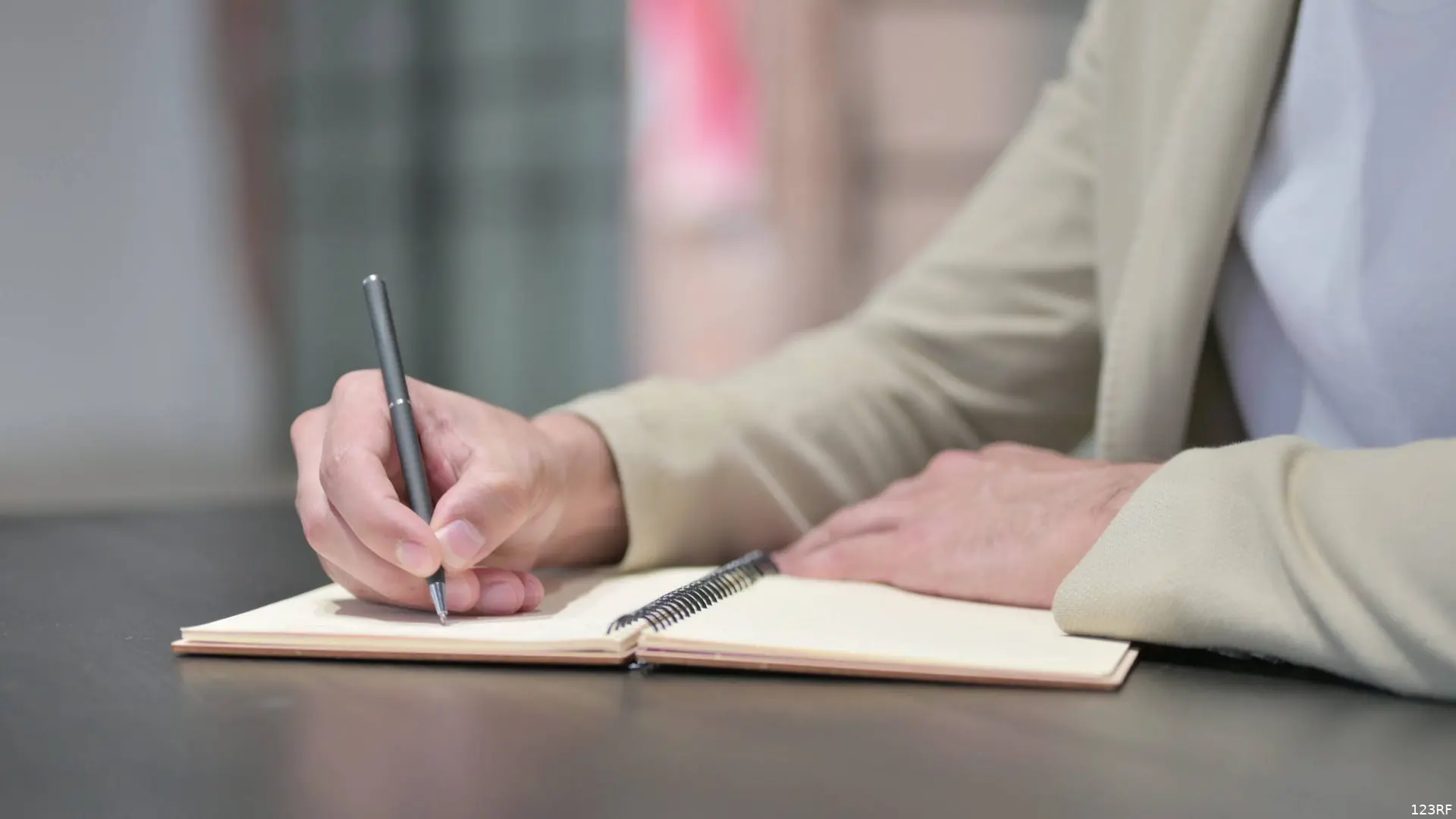 173251139_m