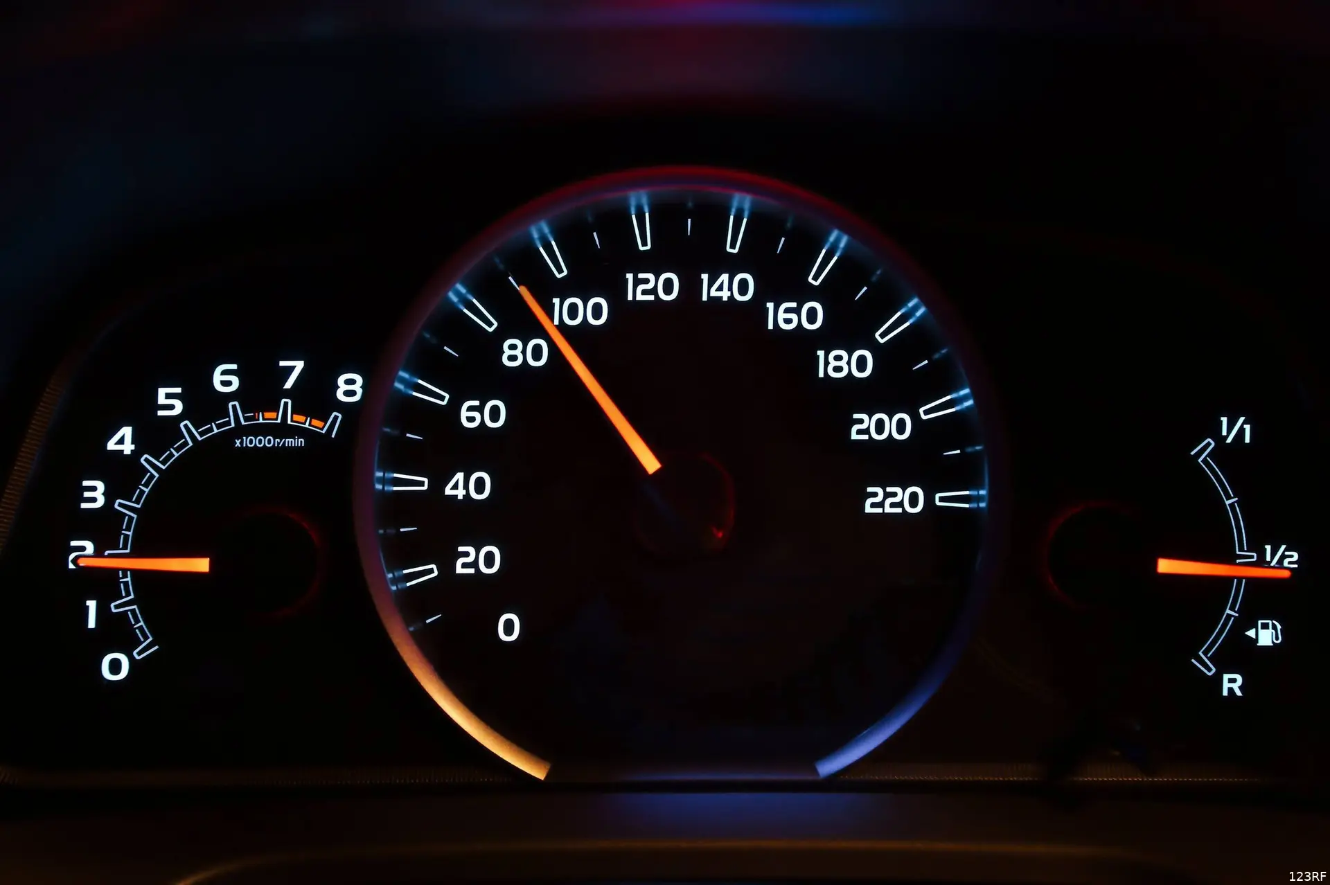 69703331_m